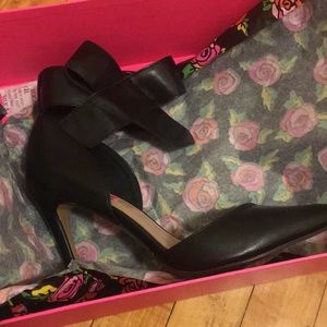 Betsey Johnson “Malissa” pumps